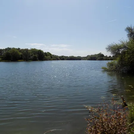 Tente Familiale Au Bord De L'eau * Le Vigeant